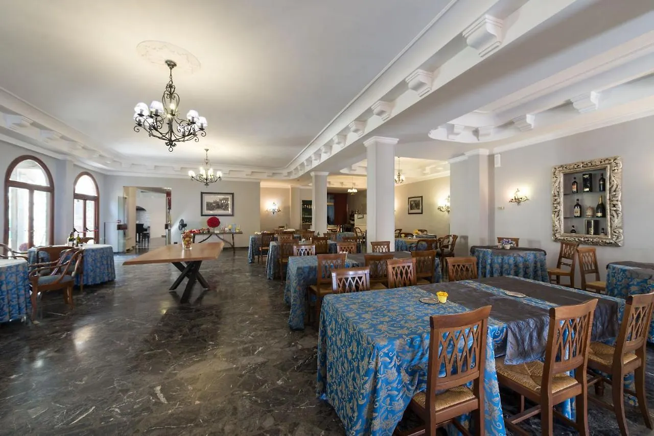 Hotel Corallo Montecatini Terme 3*,